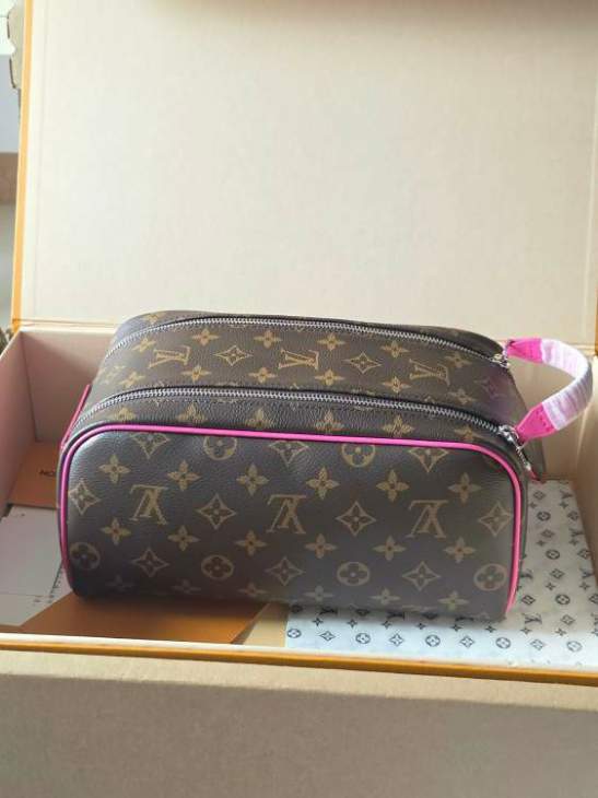 Picture of Louis Vuitton Wallets _SKUfw221244169fw